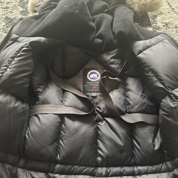 Canada Goose Women's Gray Ski Jacket with Fur Hood - Picture 16 of 16